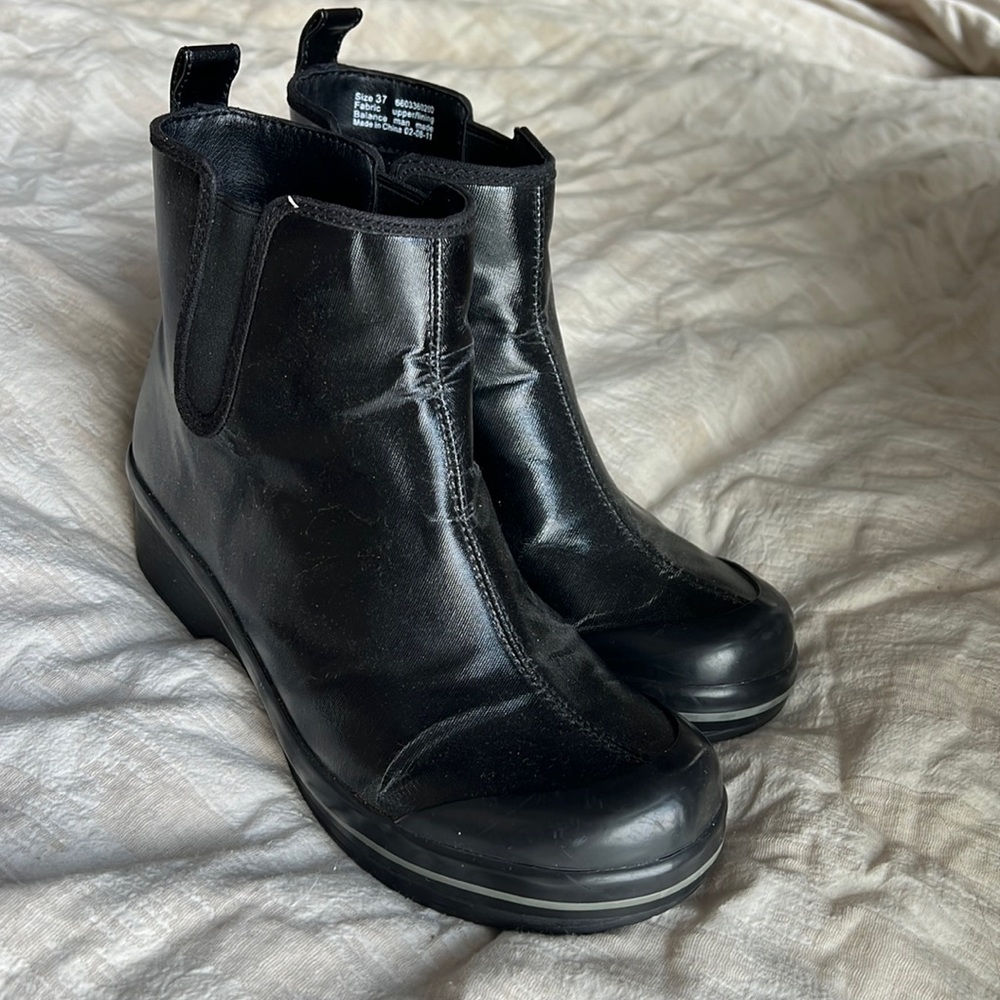 Dansko boots size 37 or 6.5